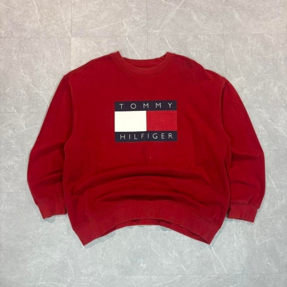 1990's‎ Red Tommy Hilfiger sweatshirt